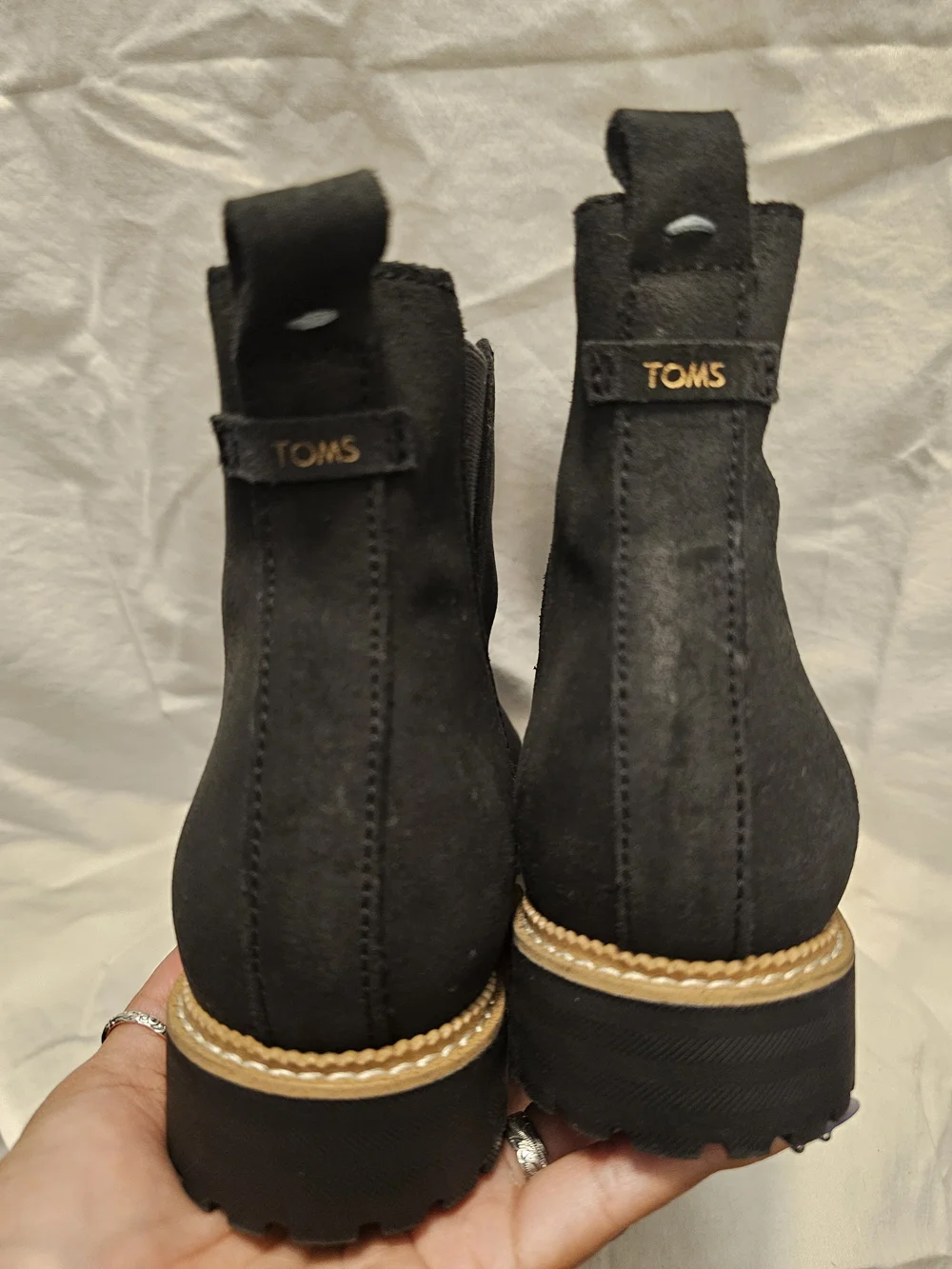Toms classic black